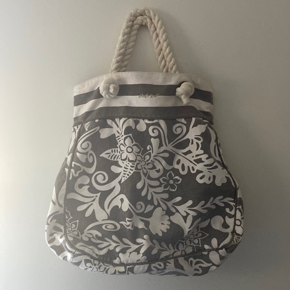 Aeropostale Beach Tote Bag Aero Gray Paisley and Striped